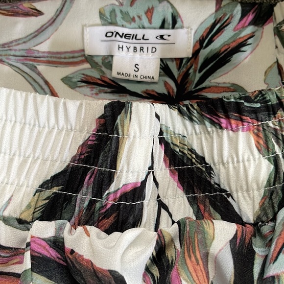 O’NEILL Women’s Quick Dry Hybrid Active Stretch Short - Picture 2 of 4